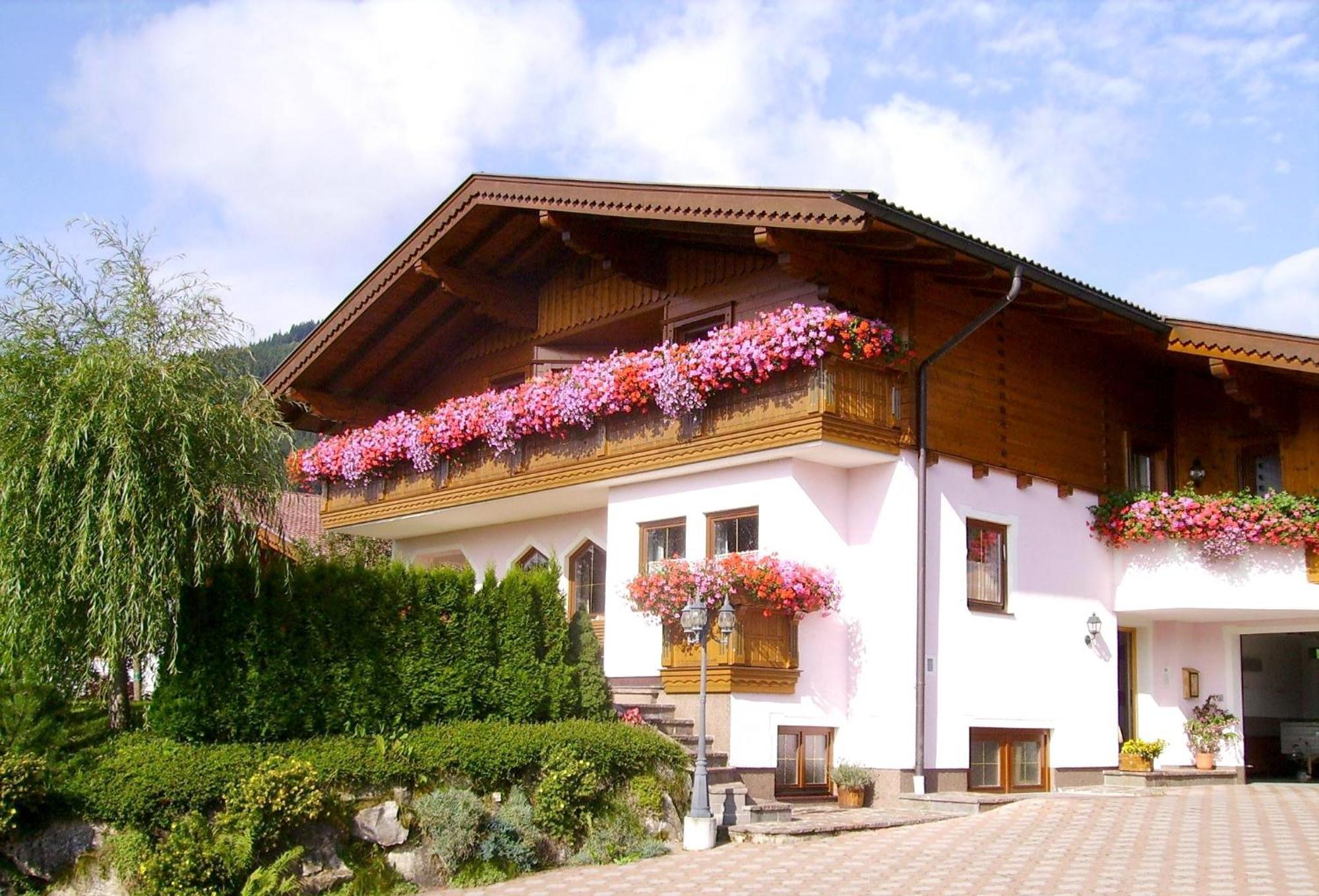 Ferienwohnungen Haus Sonnenschein Flachau Exterior foto